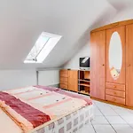 Vakantiehuis Lovely In With Wifi *
