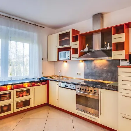Holiday home Lovely In Grzybowo With Wifi *
