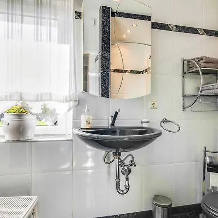 Dom wakacyjny Lovely In With Wifi